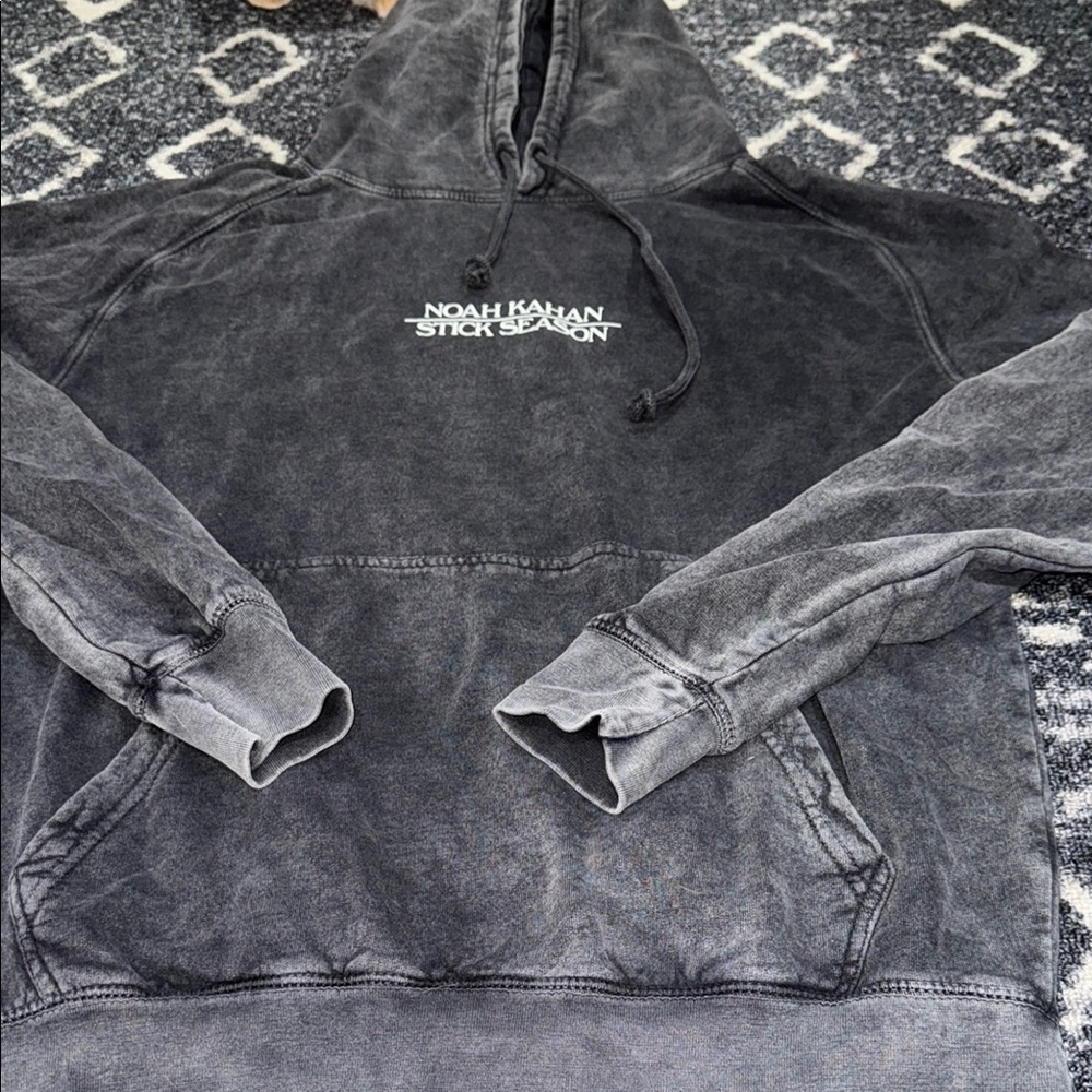 Noah Kahan Tour Sweatshirt